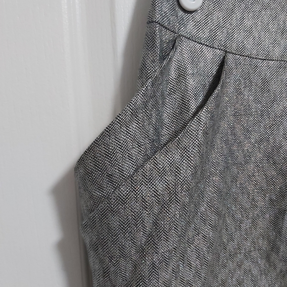 Lipsy London grey mino skirt, size: 8 - Picture 2 of 10